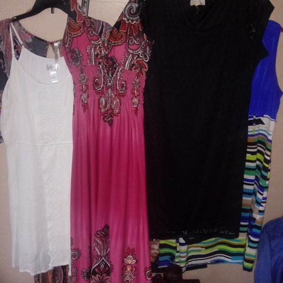 Dresses and Men's shorts and Shirts - Picture 7 of 8